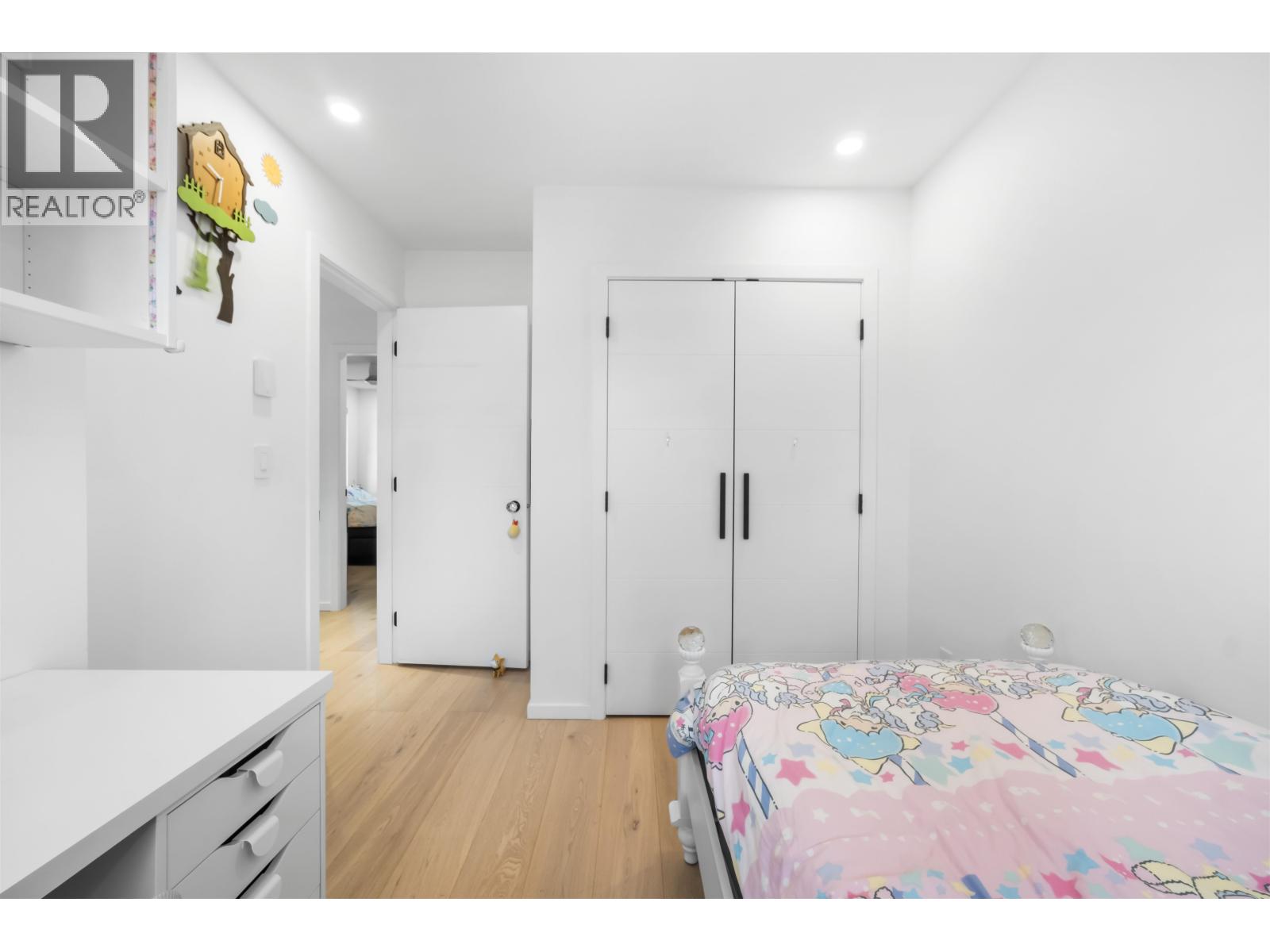 Photo of 37 6233 BIRCH STREET 36