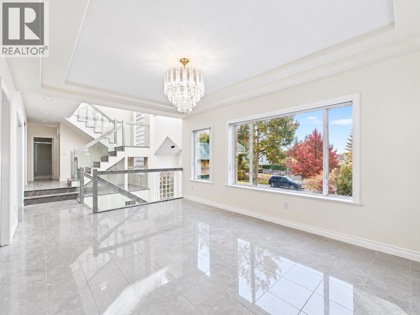 Photo of 825 EVERETT CRESCENT 6