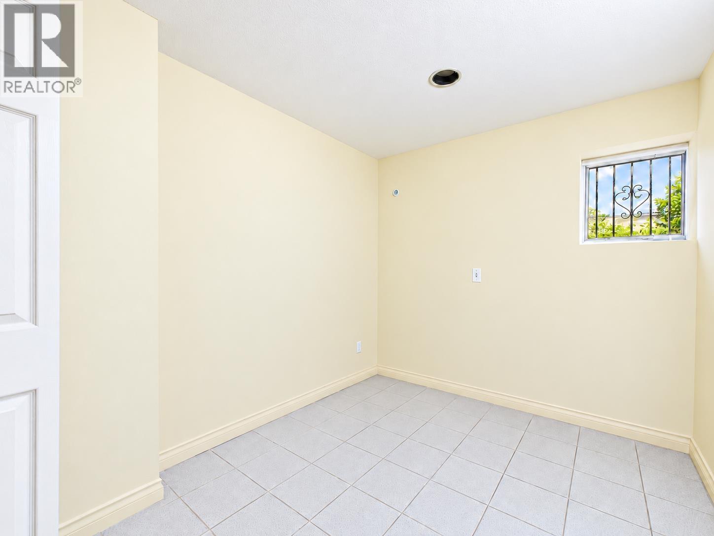 Photo of 825 EVERETT CRESCENT 26