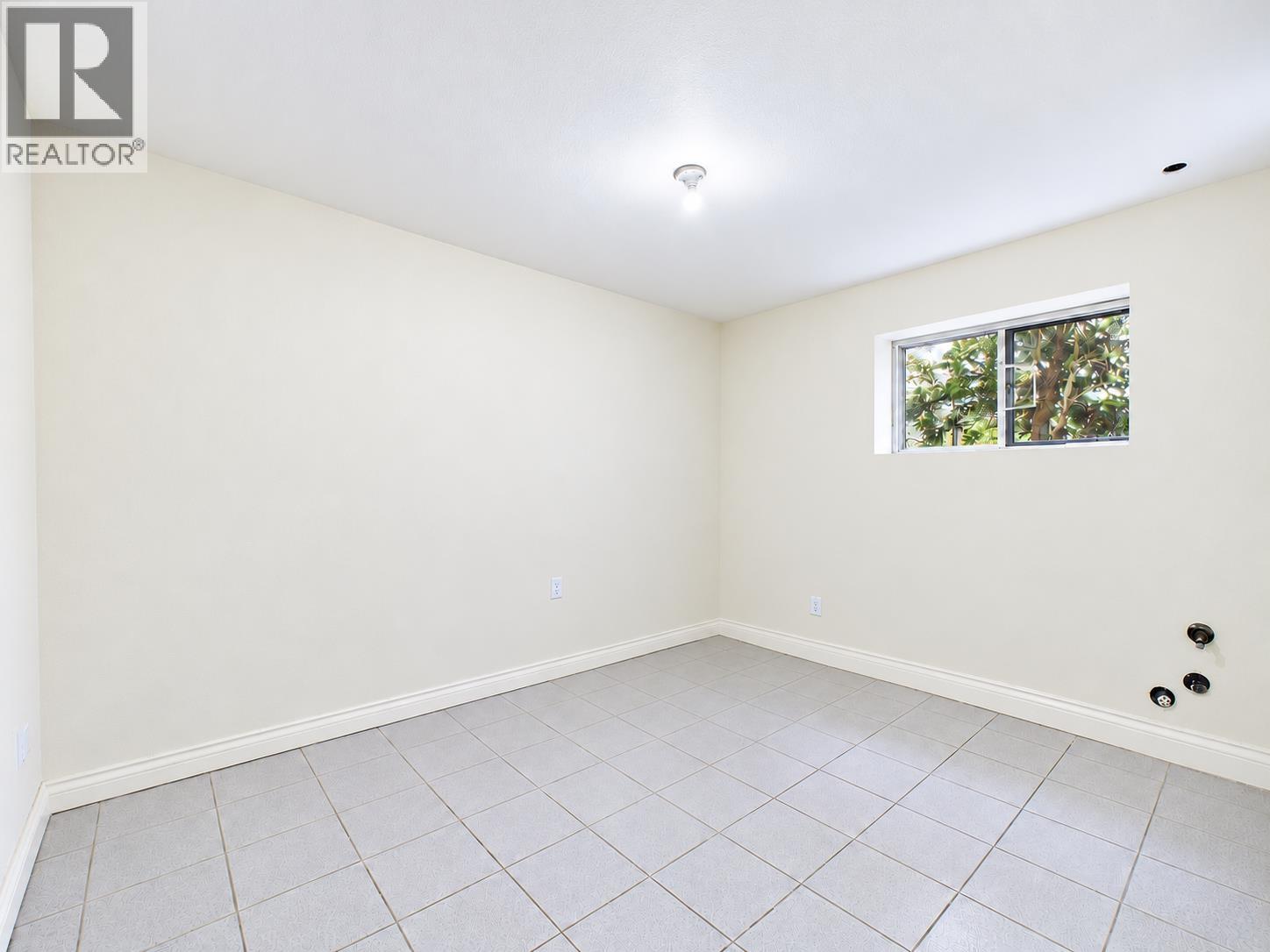 Photo of 825 EVERETT CRESCENT 28