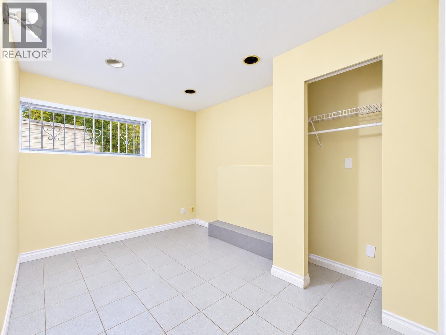 Photo of 825 EVERETT CRESCENT 27