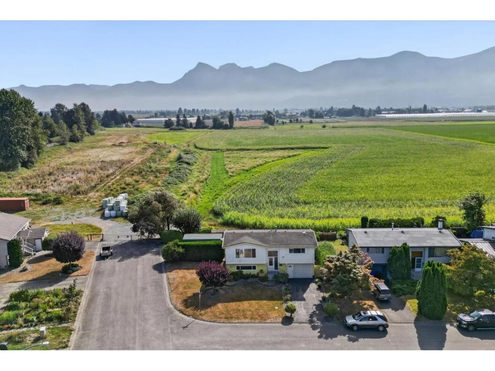 Photo of 46702 ARBUTUS AVENUE, Chilliwack Proper South 2