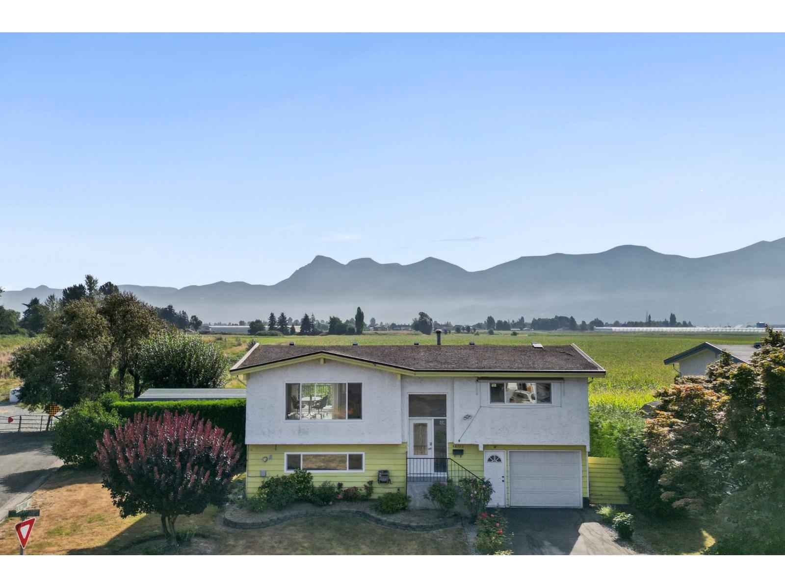 Photo of 46702 ARBUTUS AVENUE, Chilliwack Proper South 3