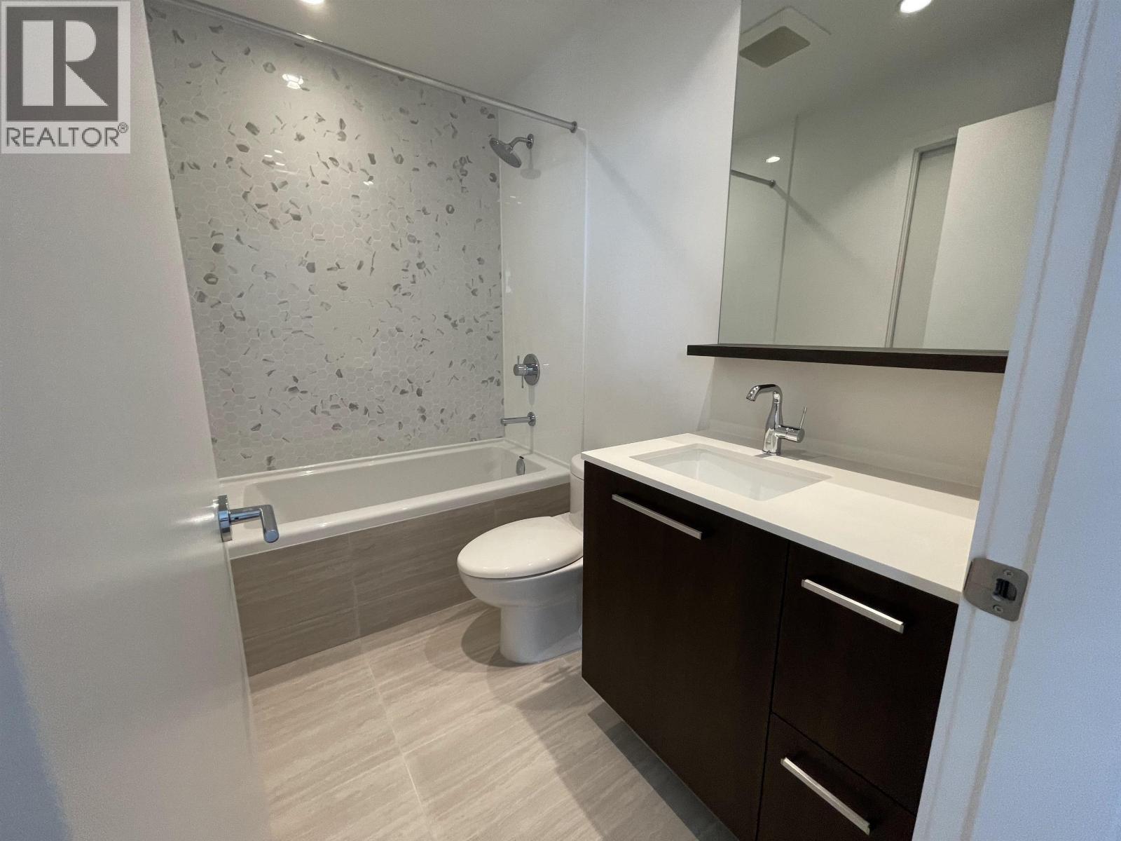 Photo of 1509 567 CLARKE ROAD 3