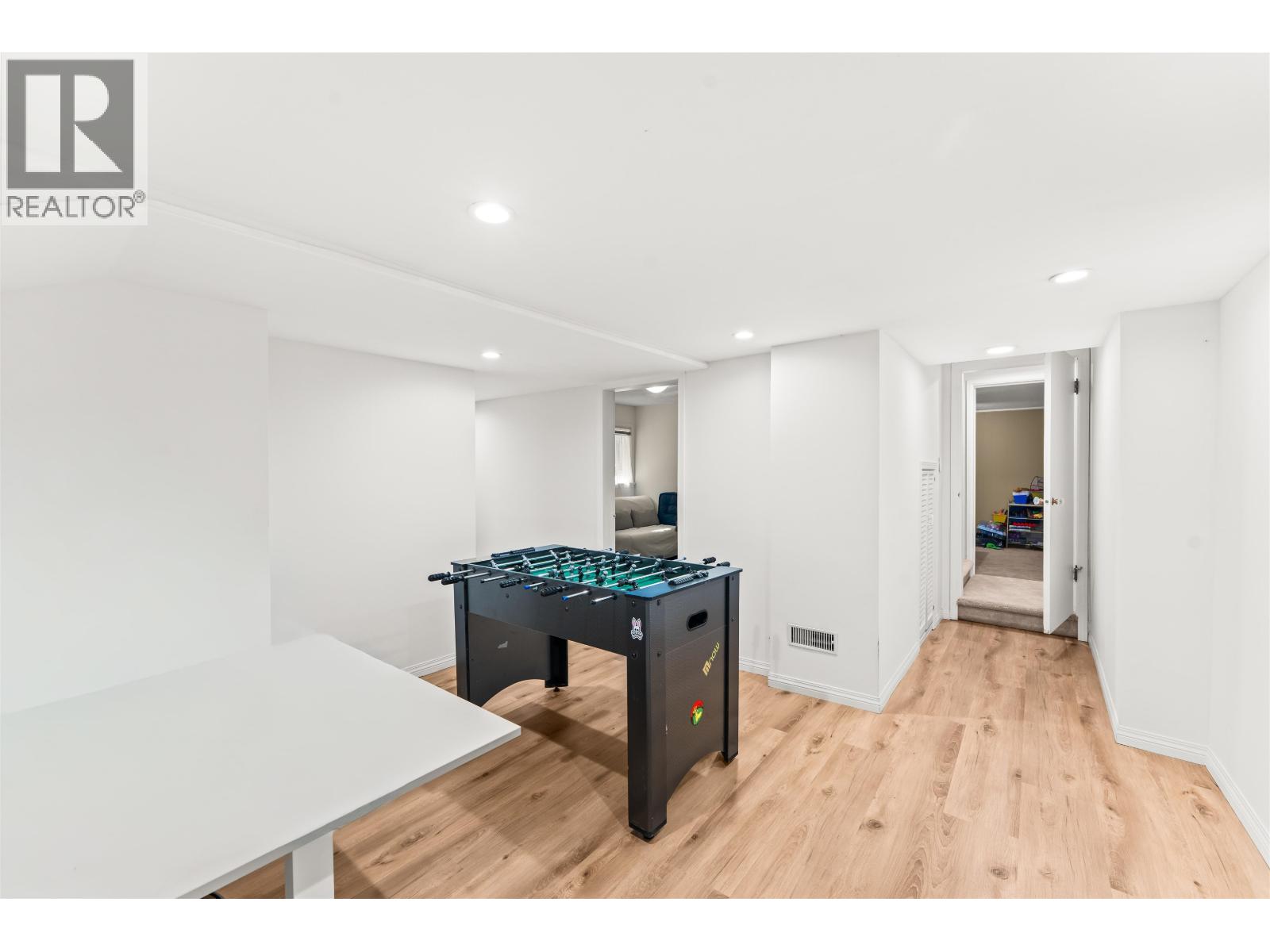 Photo of 915 WENTWORTH AVENUE 22