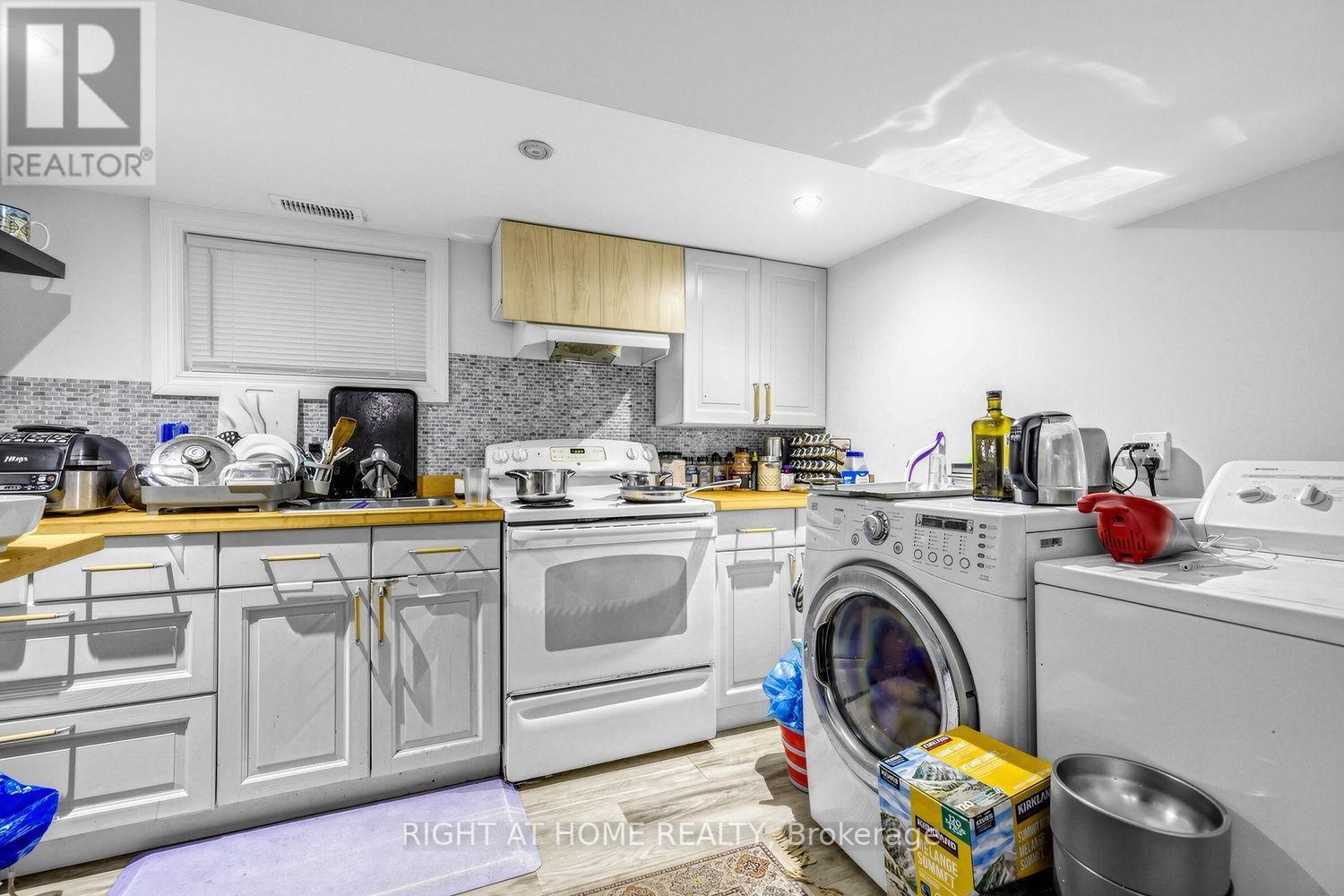 44 CONNAUGHT AVENUE - 29
