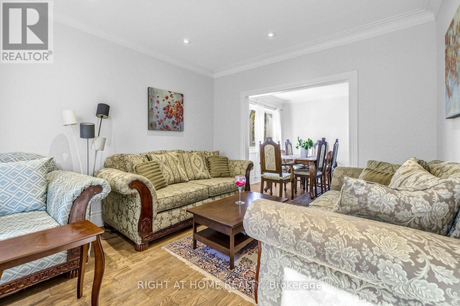 44 CONNAUGHT AVENUE - 10
