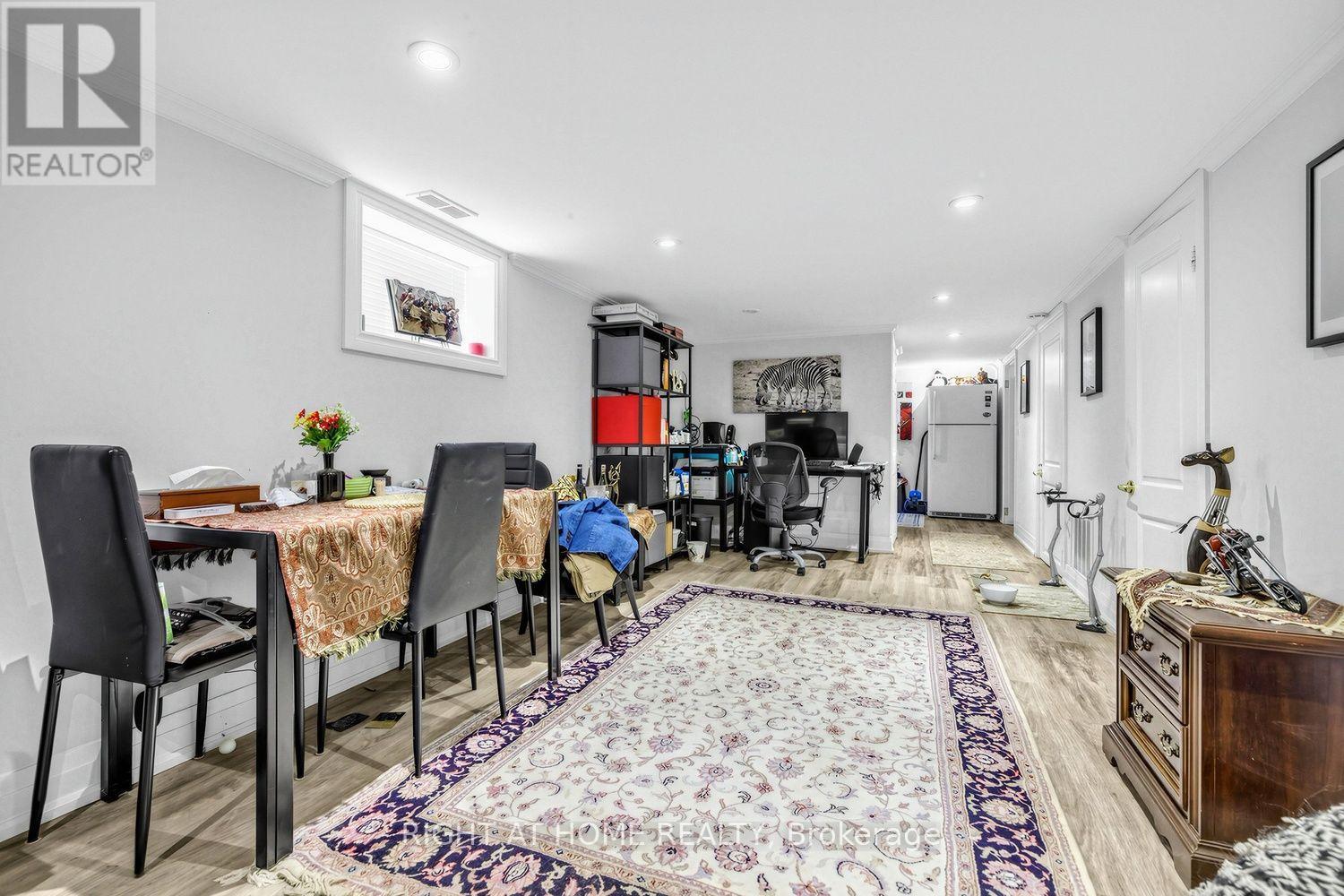 44 CONNAUGHT AVENUE - 26