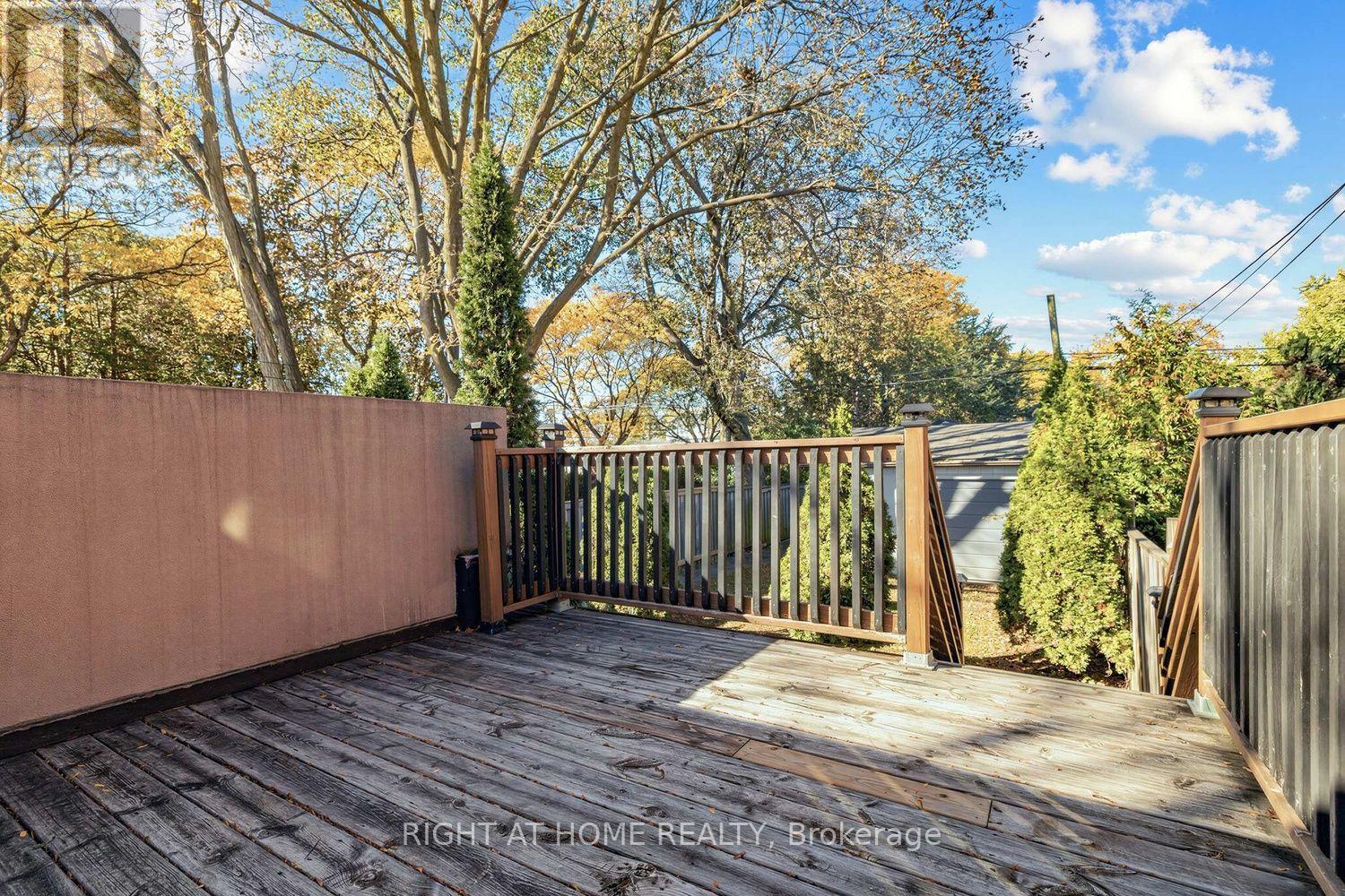 44 CONNAUGHT AVENUE - 30