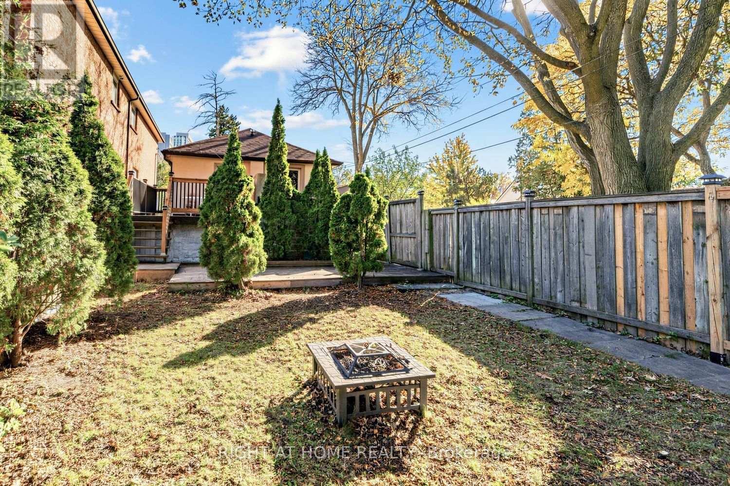 44 CONNAUGHT AVENUE - 36