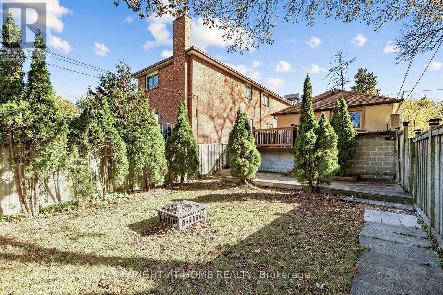 44 CONNAUGHT AVENUE - 35