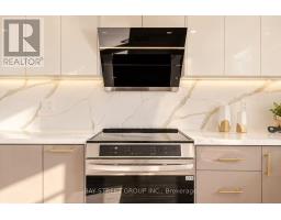 60 Warner Avenue, Toronto, ON M4A1Z4 Photo 13