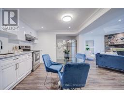 60 Warner Avenue, Toronto, ON M4A1Z4 Photo 25