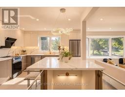 Kitchen - 60 Warner Avenue, Toronto, ON M4A1Z4 Photo 8