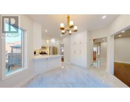 861 Surin Court, Newmarket, ON L3Y8R3 Photo 11