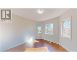 861 Surin Court, Newmarket, ON L3Y8R3 Photo 17
