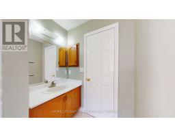 861 Surin Court, Newmarket, ON L3Y8R3 Photo 23