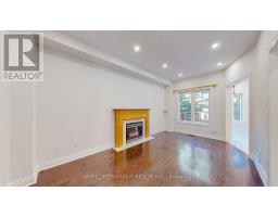 861 Surin Court, Newmarket, ON L3Y8R3 Photo 8