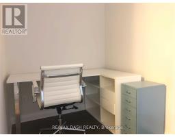711 - 55 Oneida Crescent, Richmond Hill, ON L4B4T9 Photo 8