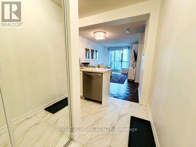 38 FONTENAY COURT, Toronto (Edenbridge-Humber Valley) — photo 4