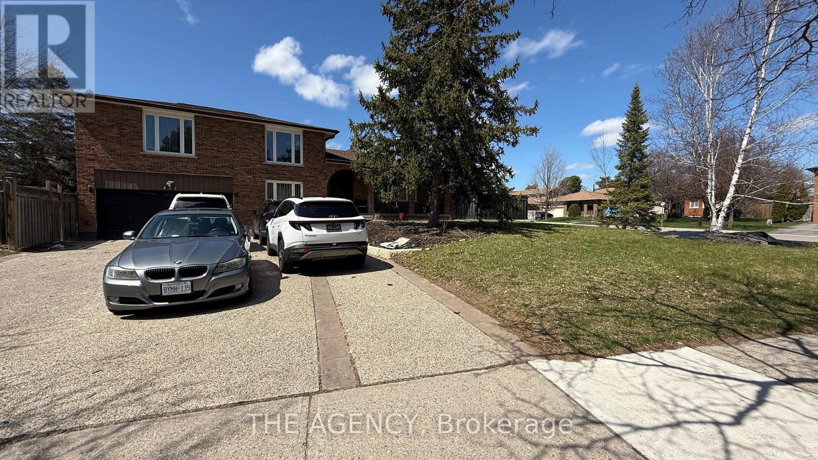411 Laurier Avenue, Milton, ON photo 3