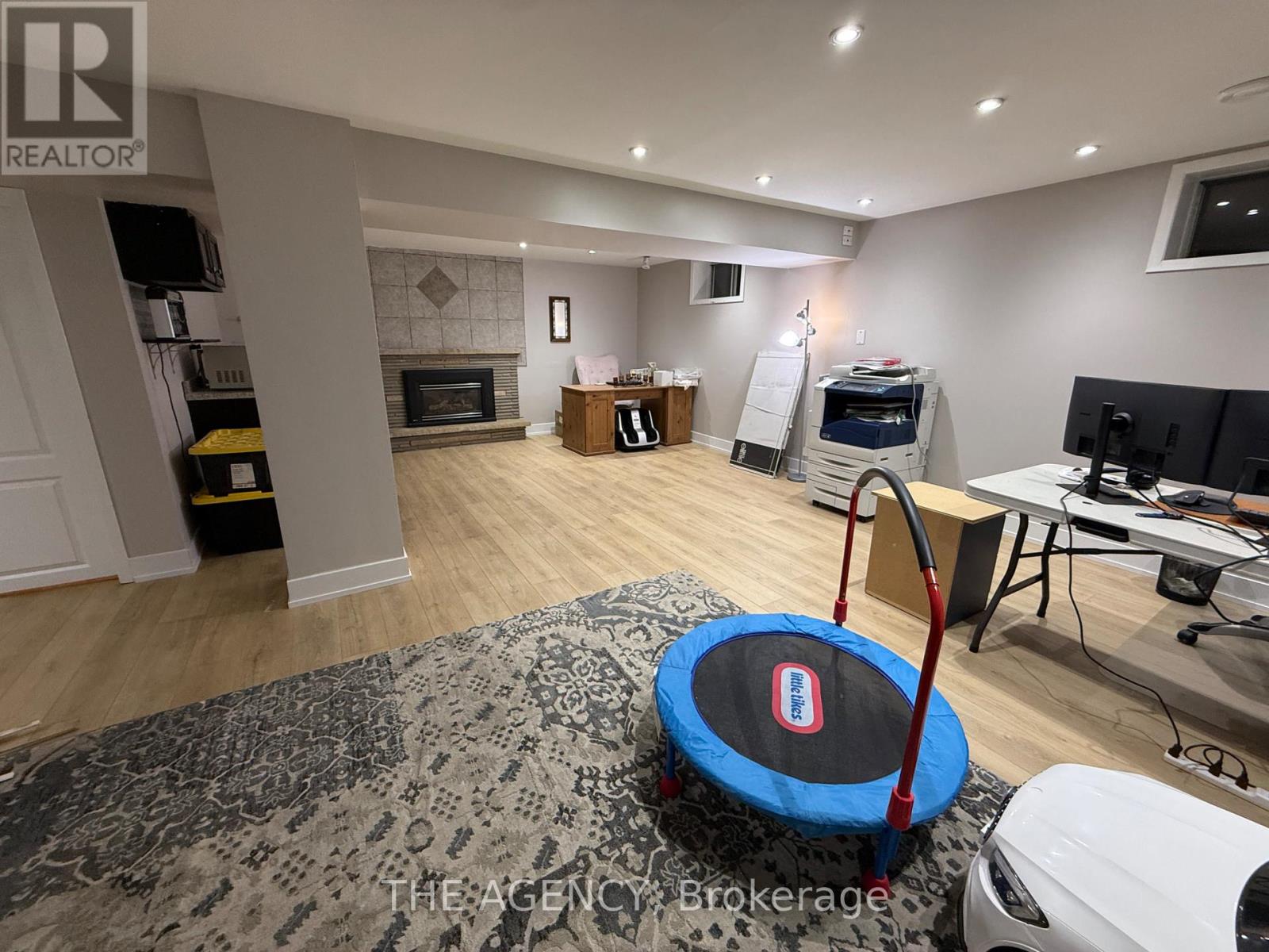 411 Laurier Avenue, Milton, ON photo 44