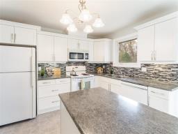 166 Barker Boulevard, Winnipeg, MB R3R2G2 Photo 12