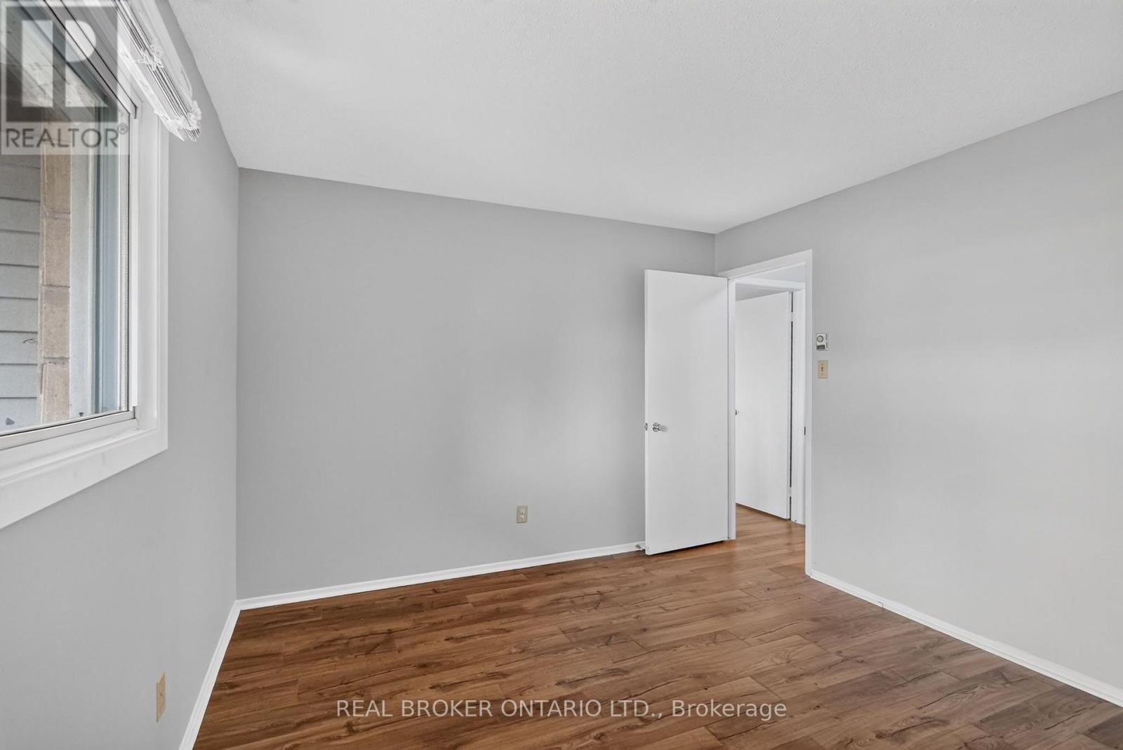 #118 216 VIEWMOUNT DRIVE - 16