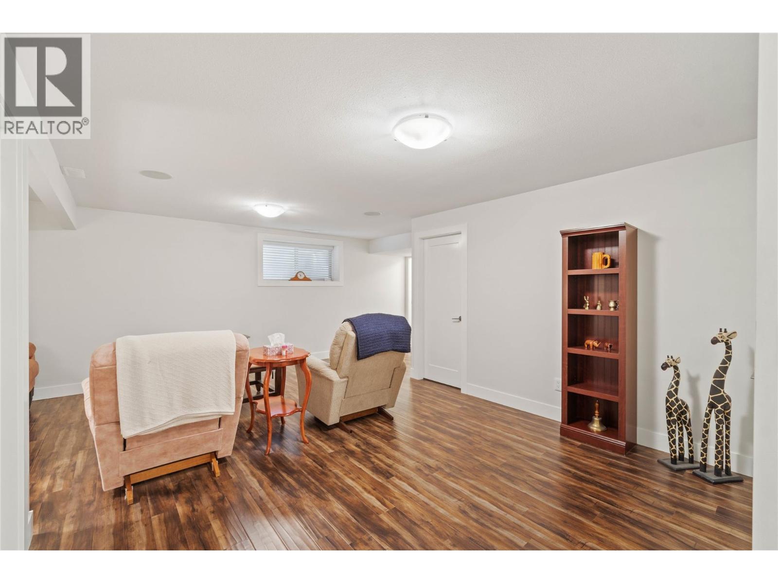 710 Hayward Place, Kamloops - Image 1