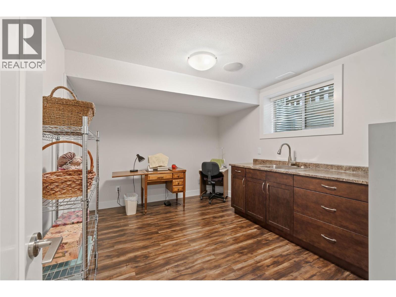 710 Hayward Place, Kamloops - Image 1
