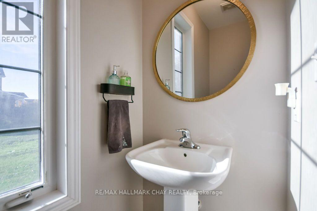 114 Blanchard Crescent, Essa photo 7