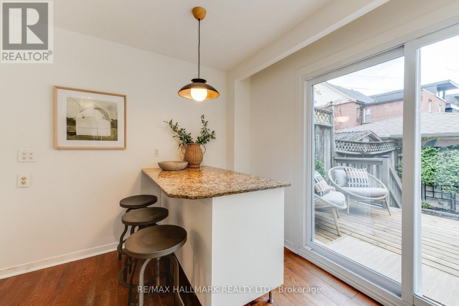 45 Sorauren Avenue, Toronto, ON photo 18