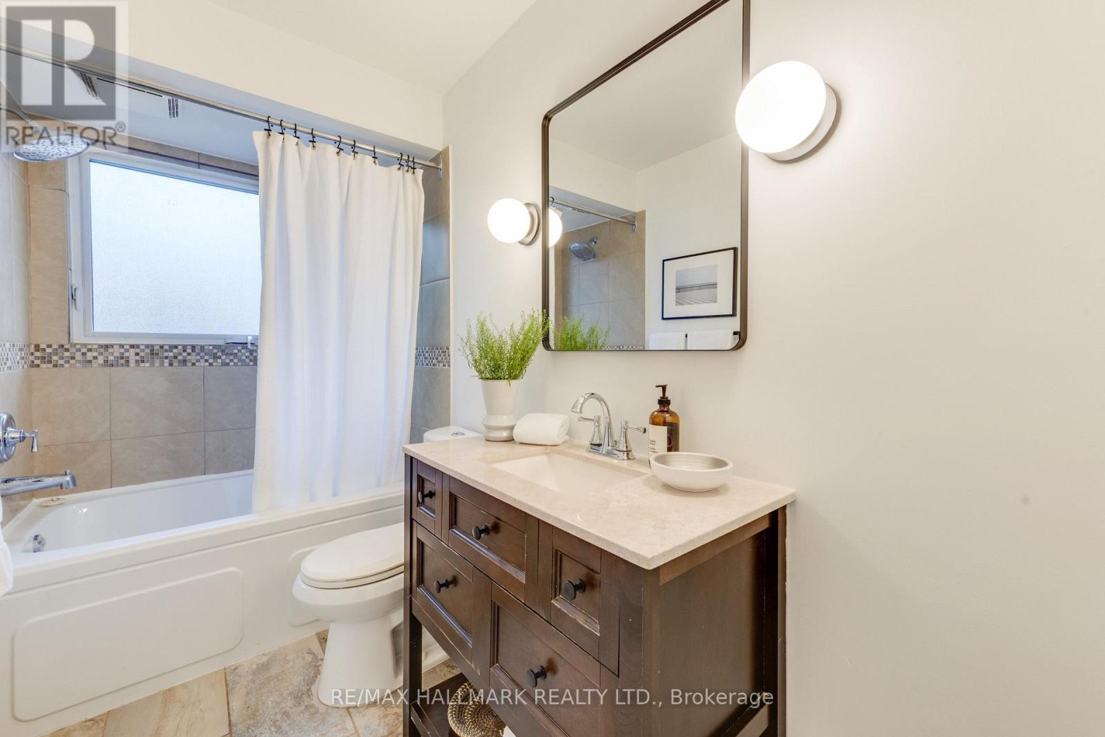 45 Sorauren Avenue, Toronto, ON photo 26