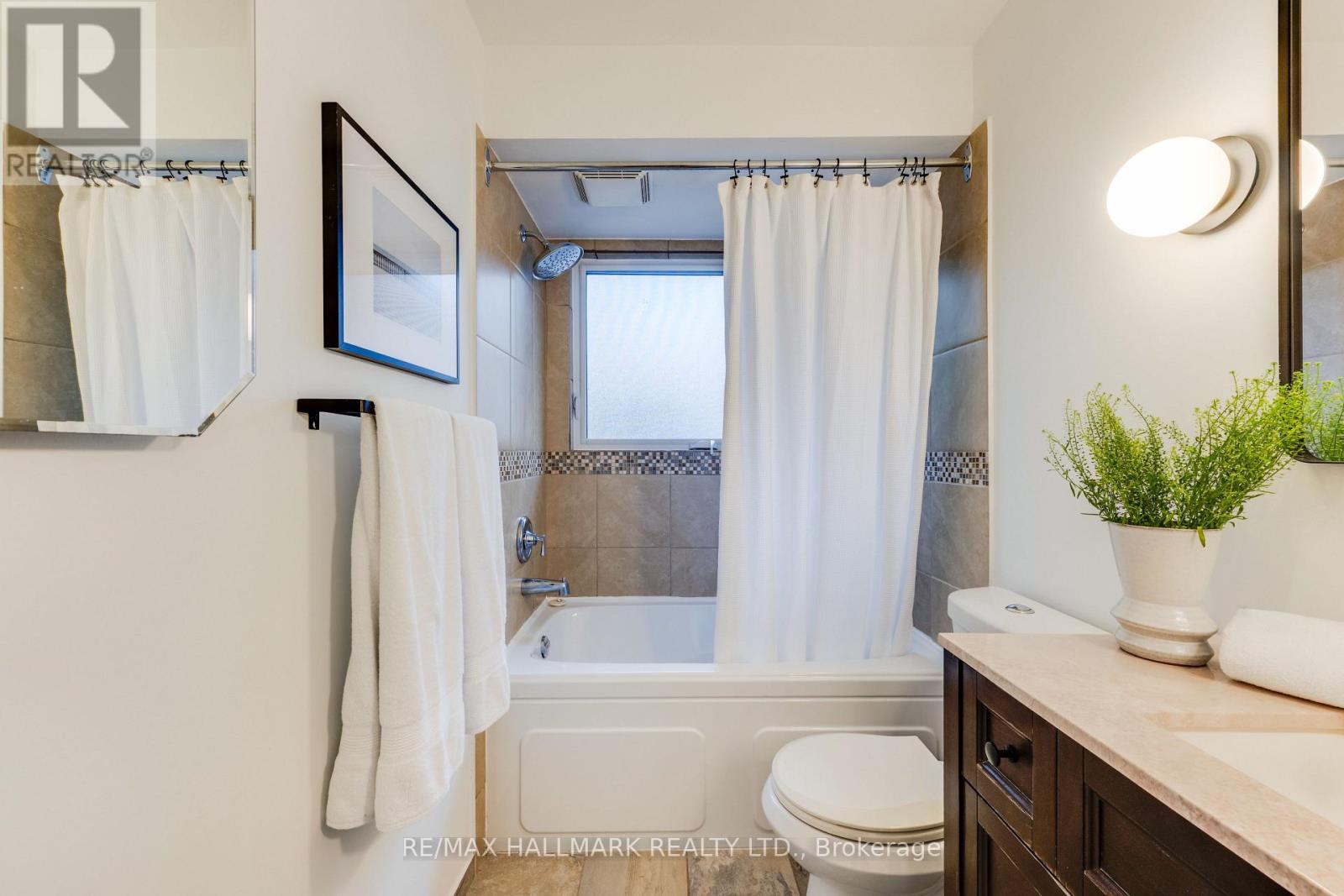 45 Sorauren Avenue, Toronto, ON photo 27