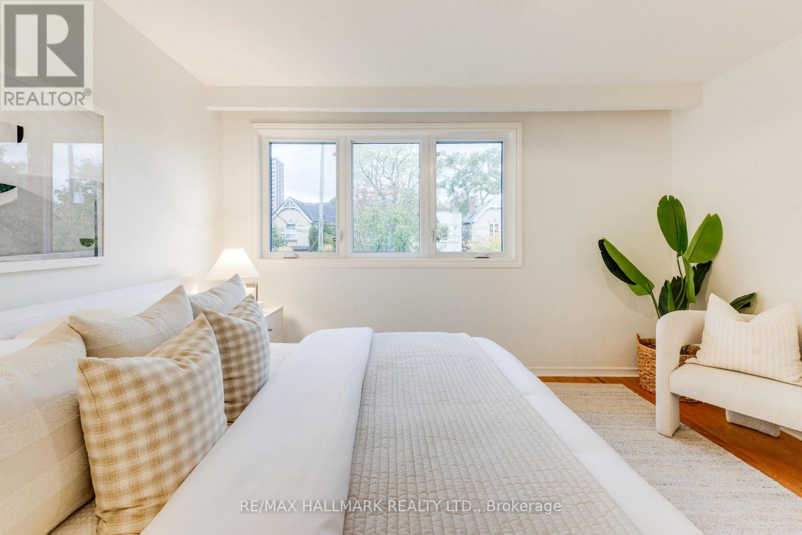 45 Sorauren Avenue, Toronto, ON photo 32