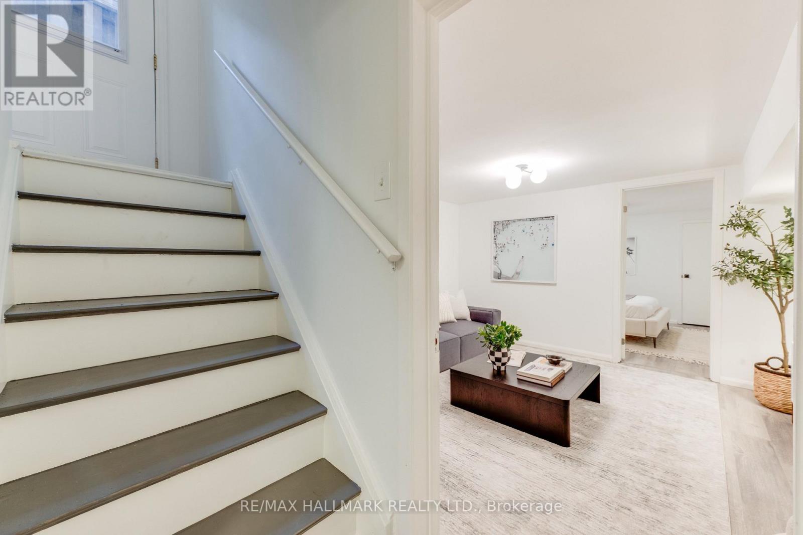 45 Sorauren Avenue, Toronto, ON photo 33