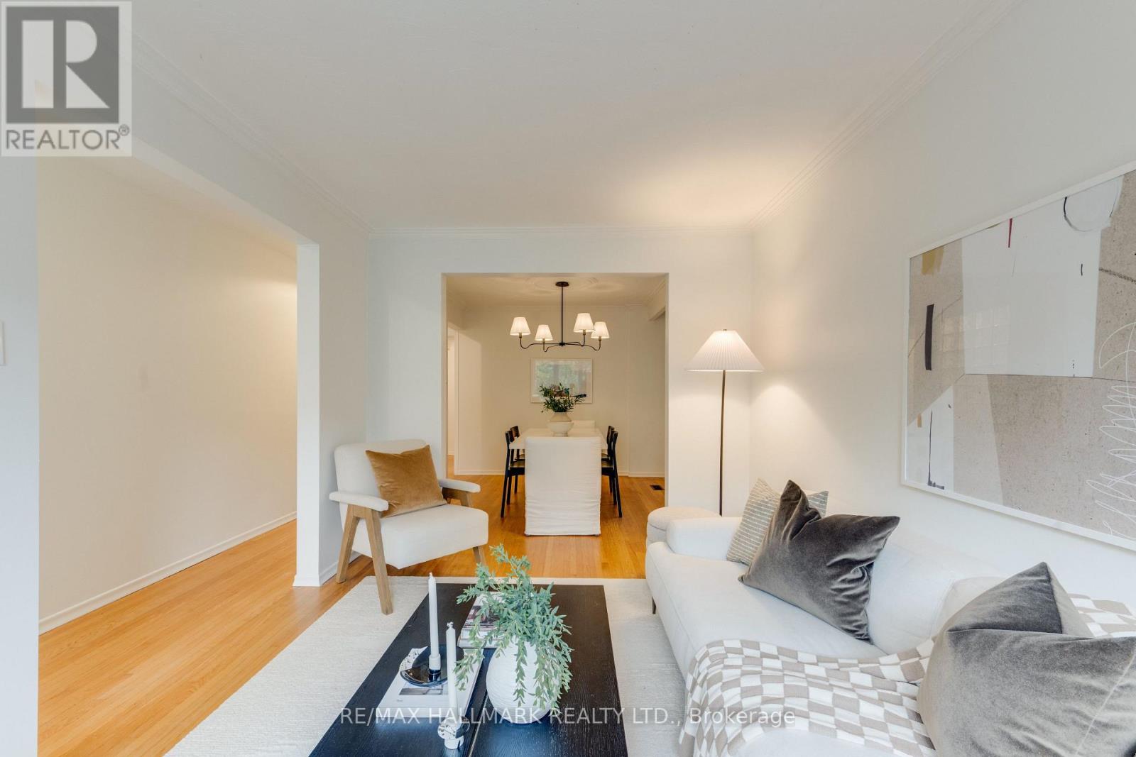 45 Sorauren Avenue, Toronto, ON photo 8