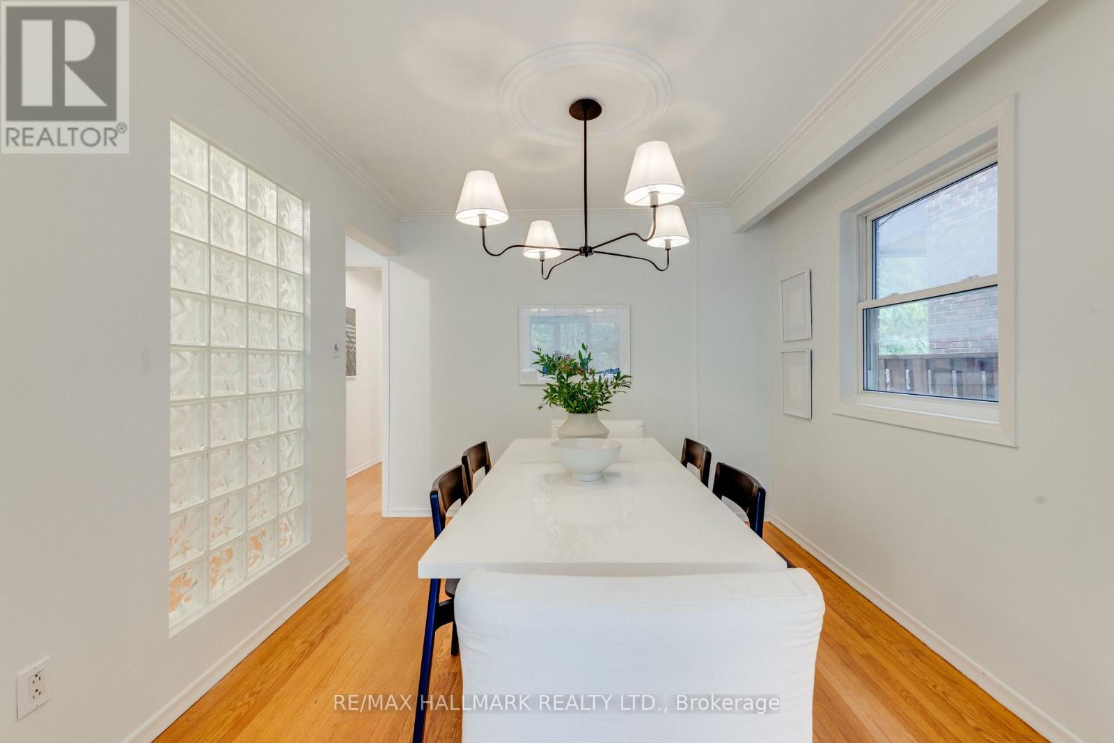 45 Sorauren Avenue, Toronto, ON photo 9