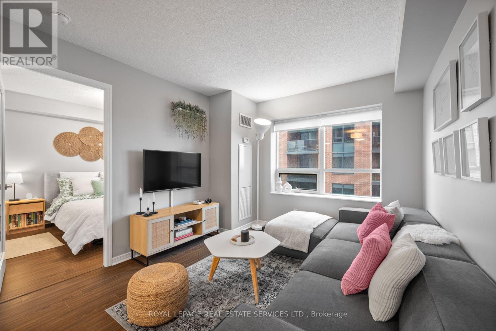 834- 60 Heintzman Street, Toronto, ON photo 6