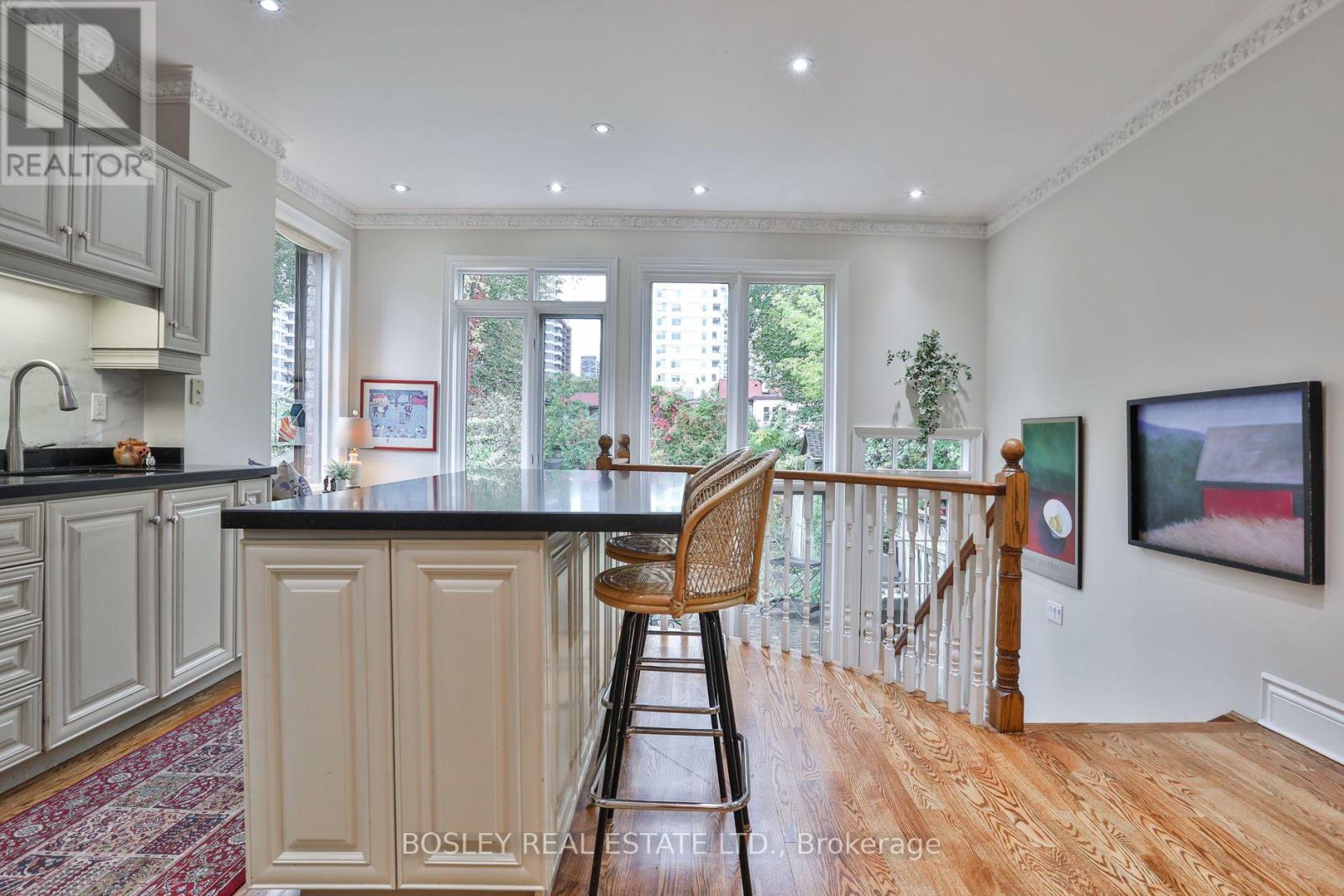 128 Hillsdale Avenue East, Toronto, ON photo 11
