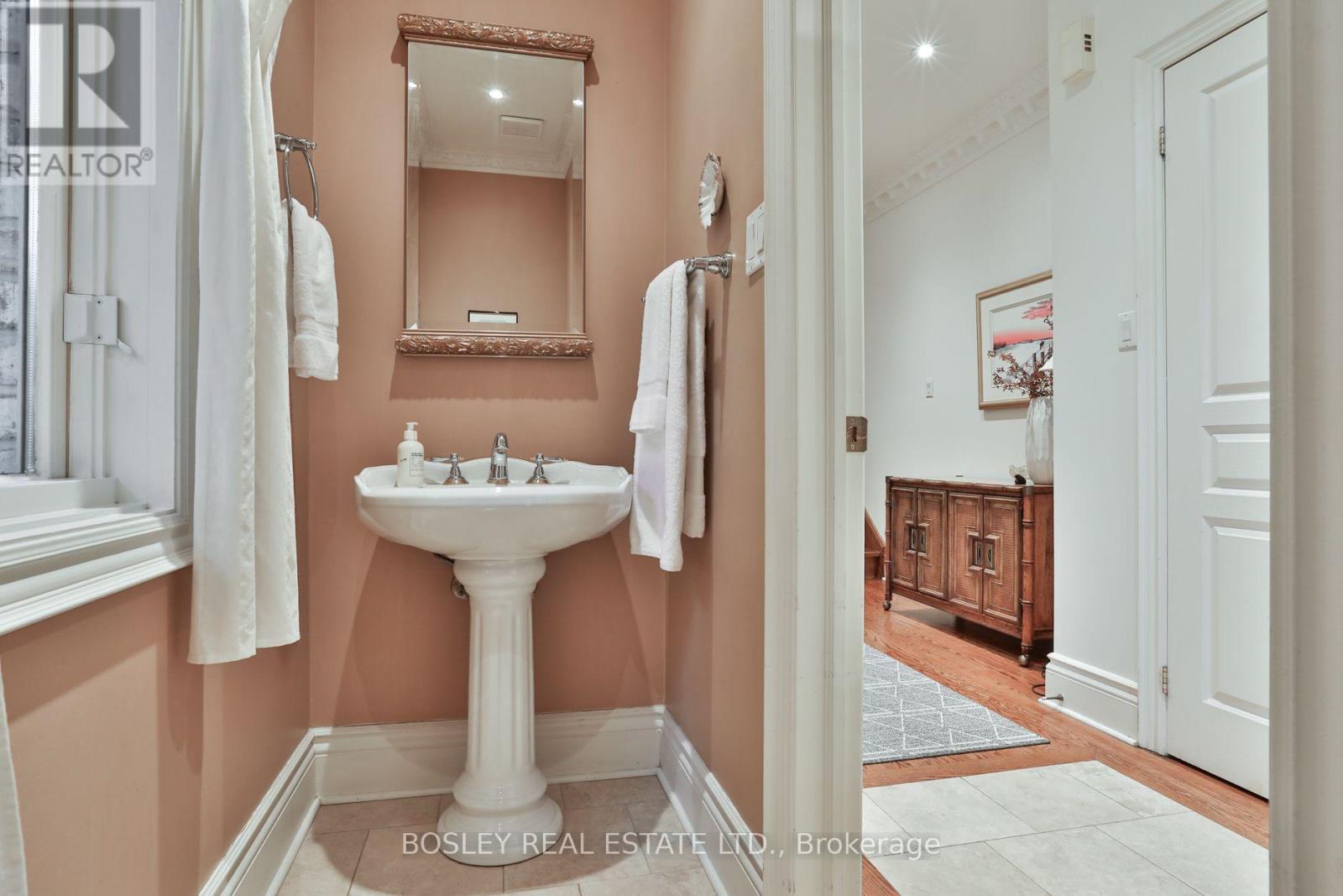 128 Hillsdale Avenue East, Toronto, ON photo 4