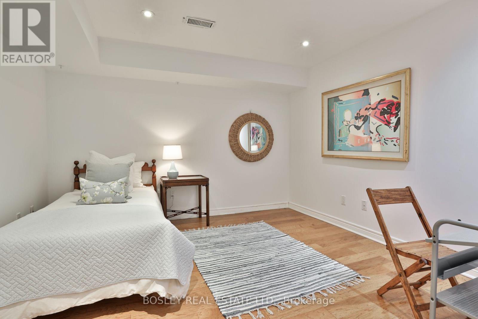 128 Hillsdale Avenue East, Toronto, ON photo 42