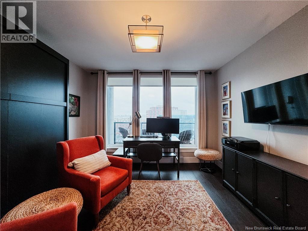 Photo 21 of 43