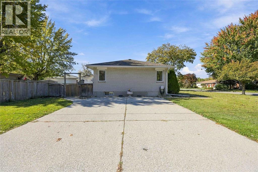 913 WEDGEWOOD AVENUE, Sarnia — photo 4