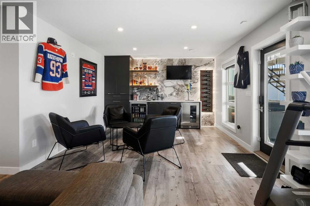 Wet Bar w/ Kegerator
