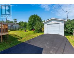 Bath (# pieces 1-6) - 7 Leslie Street, Carbonear, NL A1Y1A6 Photo 6