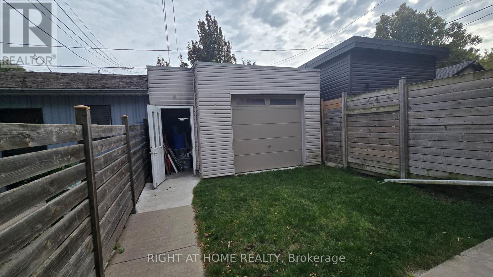 261 GRACE STREET - 12