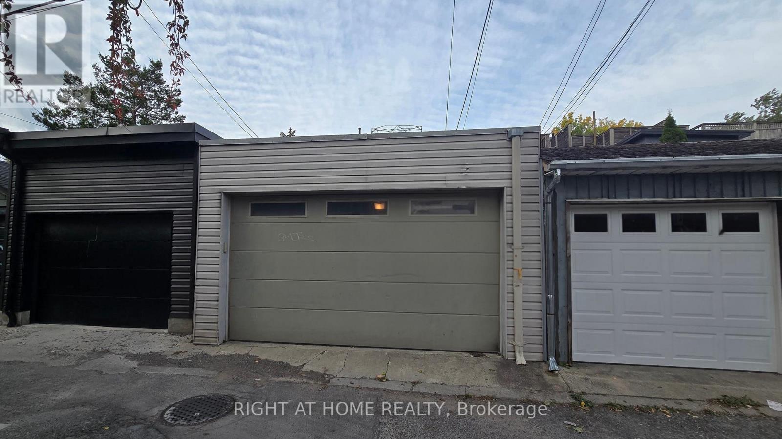 261 GRACE STREET - 14