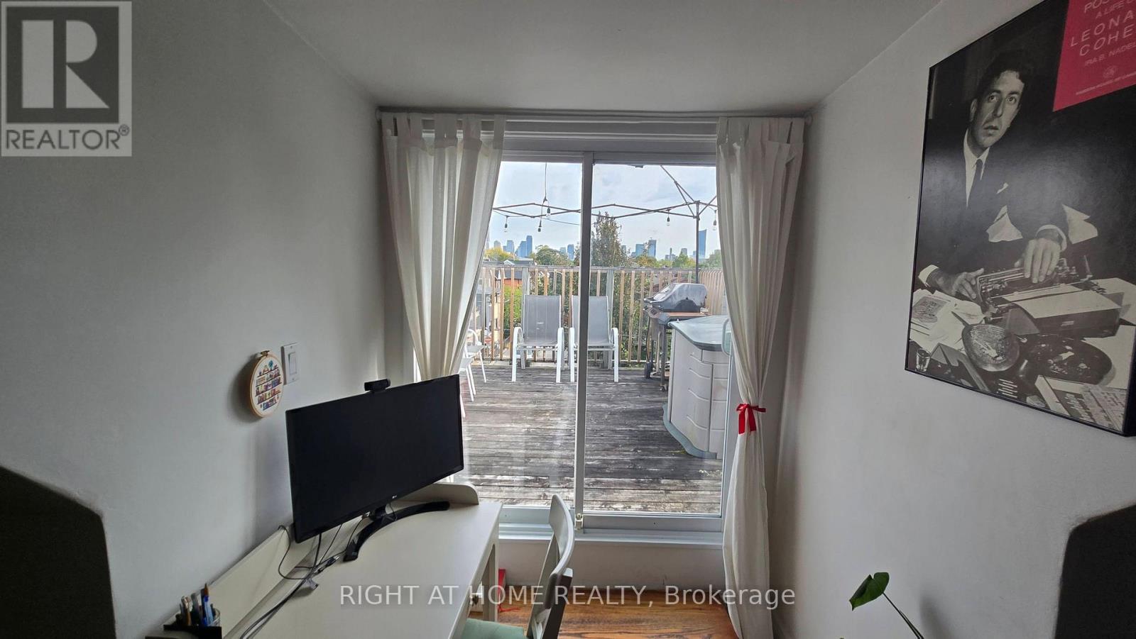 261 GRACE STREET - 29