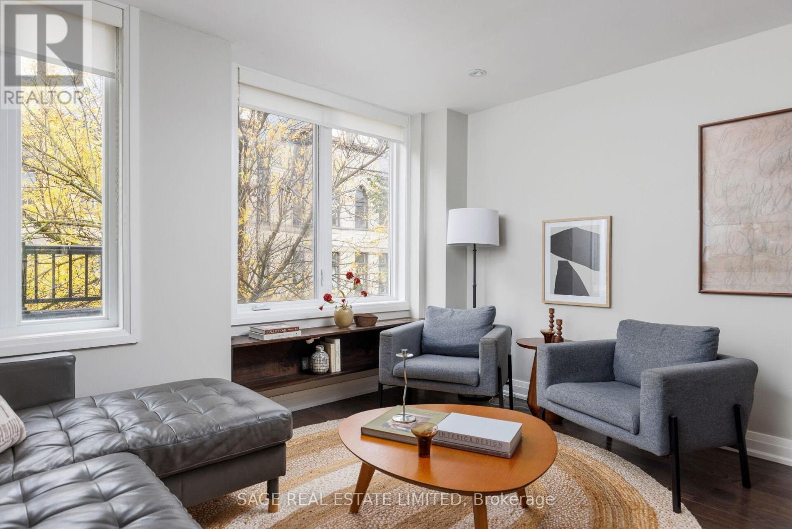 TH06- 140 Bathurst Street, Toronto, ON